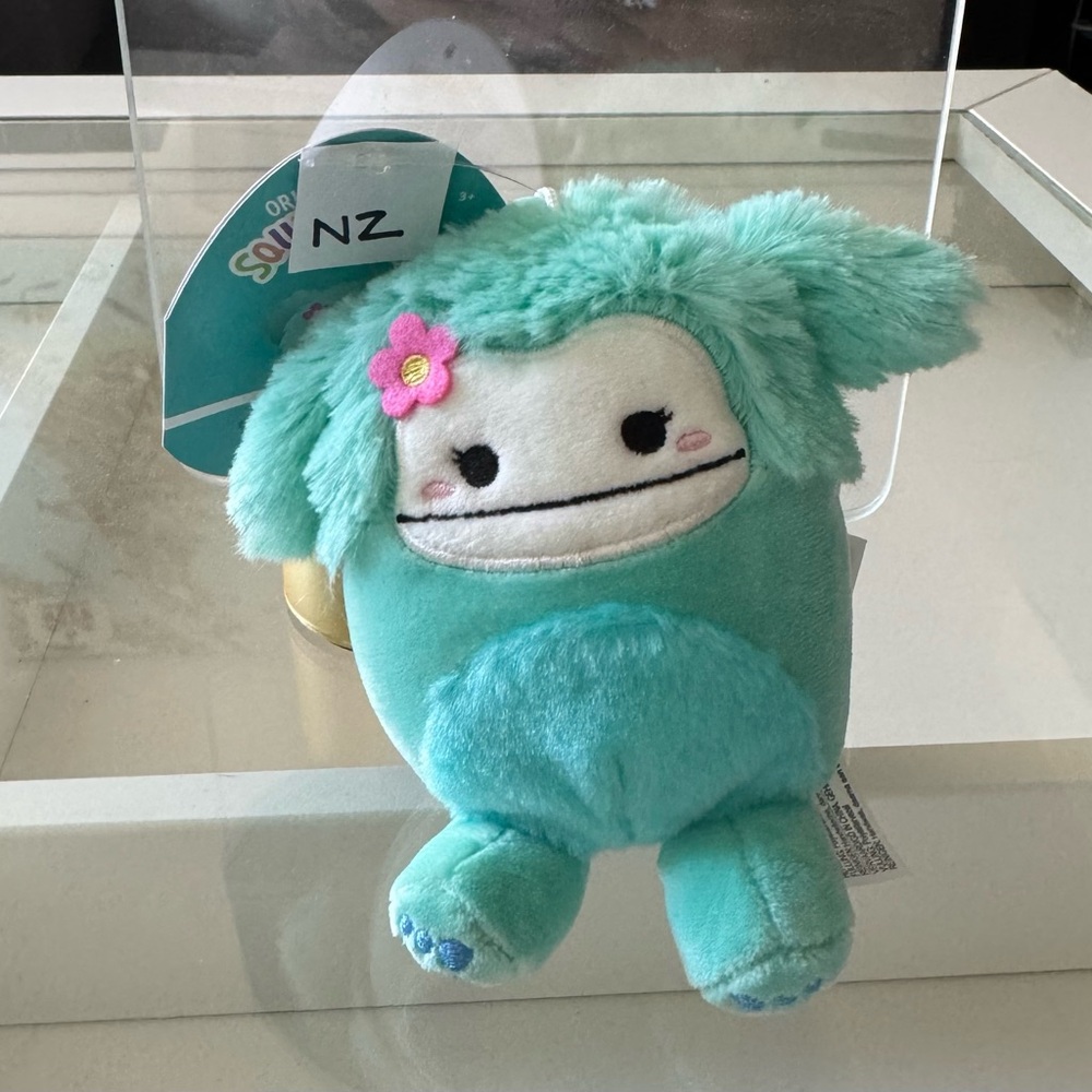 Flower Joelle Clip Squishmallow (NZ)